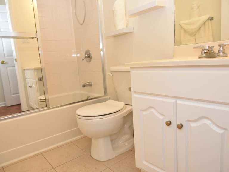Coco Retreat 2 Bed 2.5 Bath - Bathroom