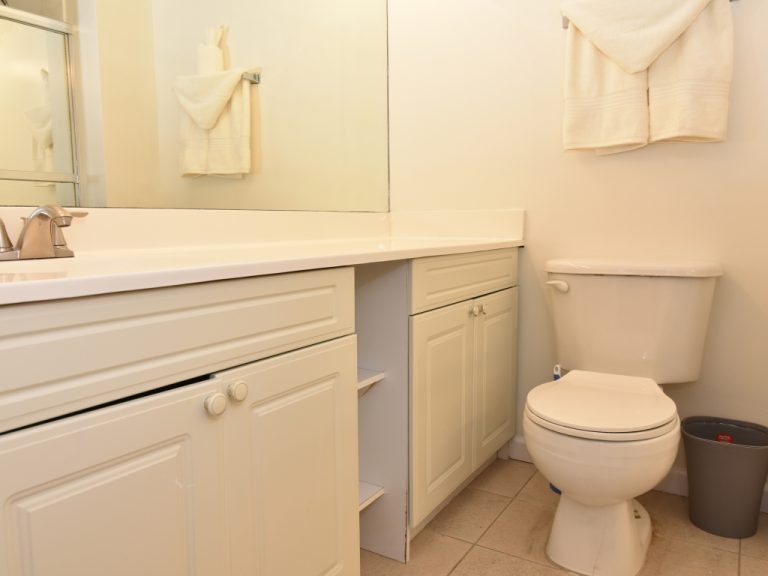 Coco Retreat 2 Bed 2.5 Bath - Bathroom