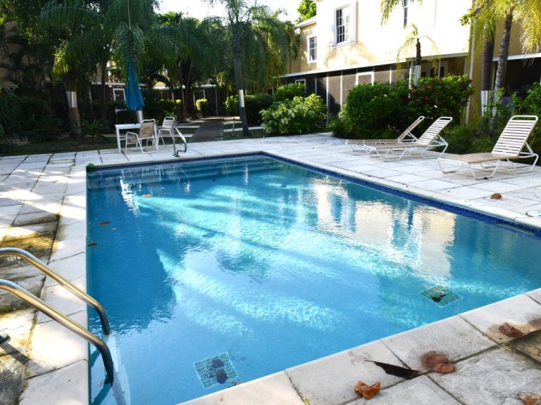 Coco Retreat 2 Bed 2.5 Bath - Pool