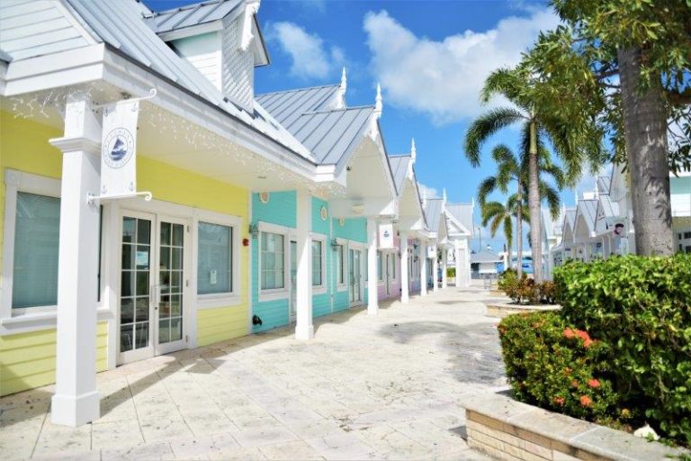 Grand Harbour 2530 sq. ft. - Shopfronts