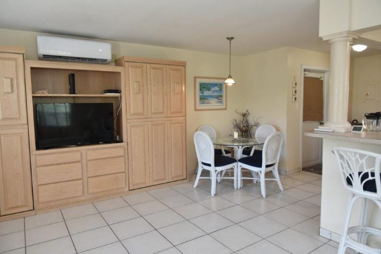 Seagull 1 Bed 1 Bath Short-Term - Open Plan