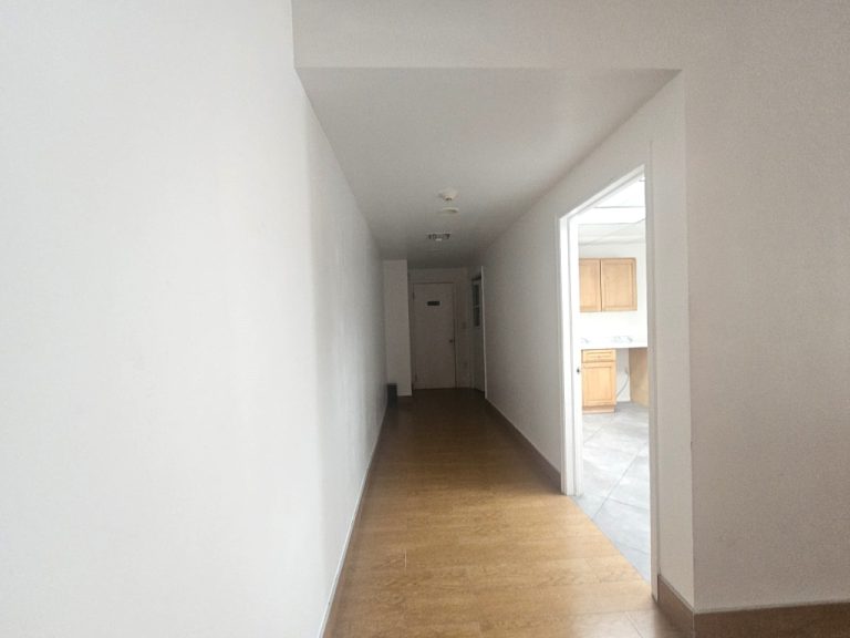 Prime Ground Floor Commercial Space - Hallway